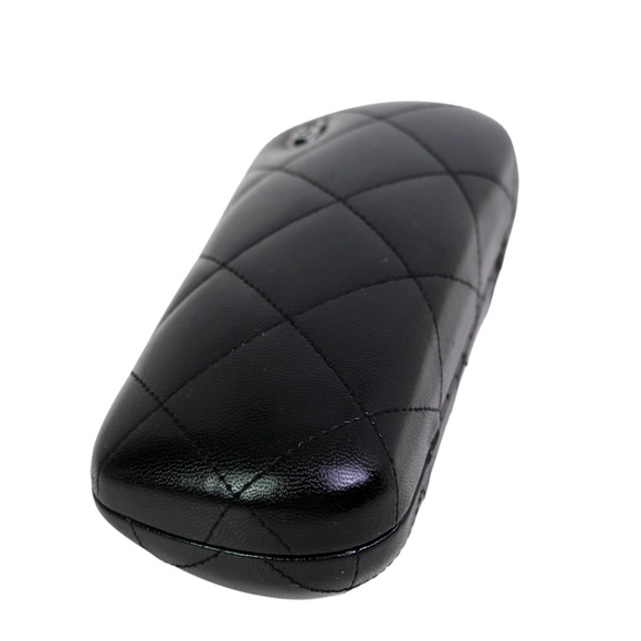 CHANEL QUILTED BLACK LEATHER HARD EYEGLASSES VELVET LINED CASE Size 6"x2 1/2" - Picture 5 of 12